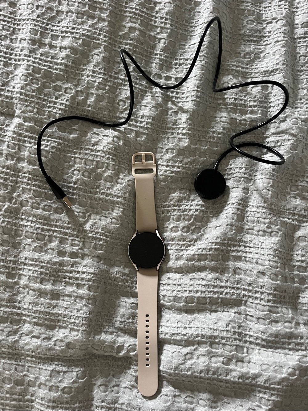 Samsung Galaxy 6 Smartwatch with Cream Silicone Band
